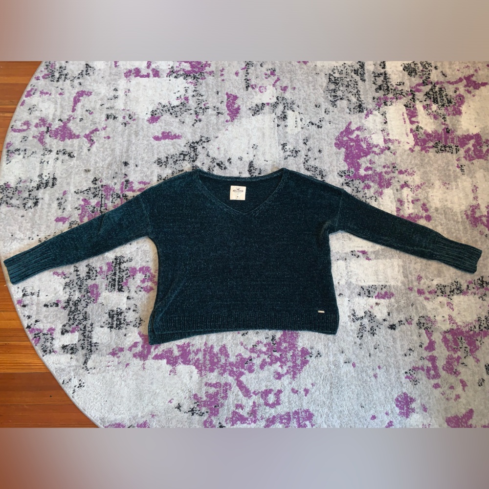 Hollister green knit crop sweater!